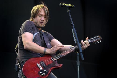 Keith Urban performing at Point Nepean Festival, Melbourne, 22 March 2008 [picture] / Martin Philbey