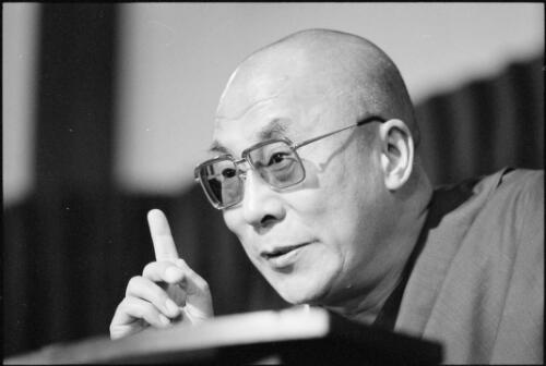 Portrait of the Dalai Lama speaking at the National Press Club, Canberra, 7 May 1992, 4 [picture] / Loui Seselja