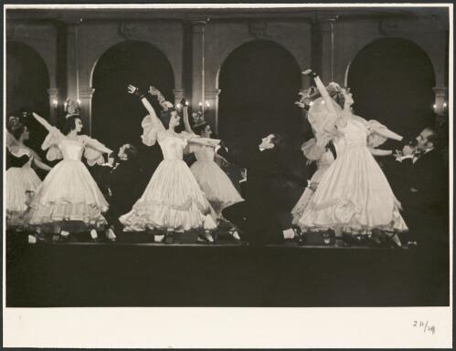 Ballet dancers in Symphonie fantastique, second movement, Covent Garden Russian Ballet, His Majesty's Theatre, Melbourne, 1939, 4 [picture] / Hugh P. Hall