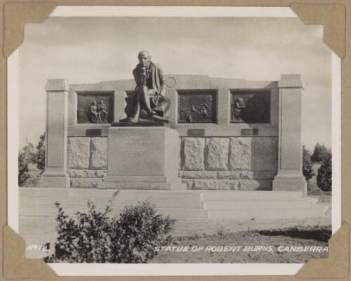Statue of Robert Burns, Canberra, ca. 1940 [picture] / R.C. Strangman