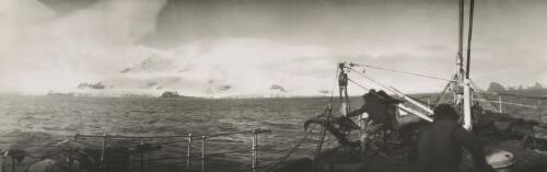 Panoramic view of the Discovery approaching Corinthian Bay, Heard Island, 1929, 3 [picture] / Frank Hurley
