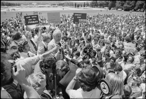 Gough Whitlam in front of demonstrators gathered in front of Parliament House, supporting the Labor Party after the dismissal, Canberra, 12 November 1975 [picture] / David Reid