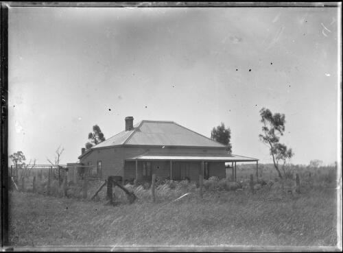 Yathella Park and the daily farm life and social events, Wagga Wagga Region, New South Wales, 1900-1930 [picture] / Abraham Valentine Booth