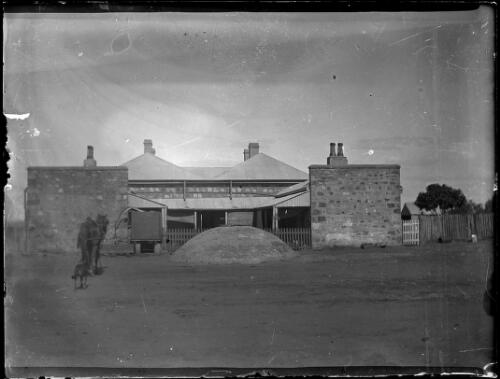 Rear view of Yathella house [?], New South Wales, ca. 1908 [picture] / Abraham Valentine Booth