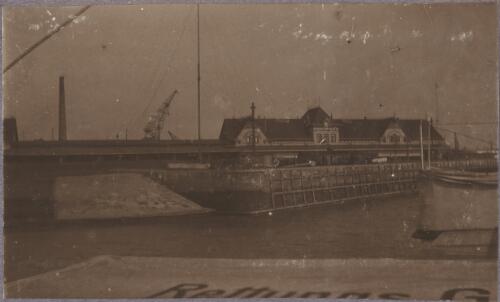 Shipping terminal, Lloyd Hall, Bremerhaven, Germany, 1914 [picture] / Karl Lehmann