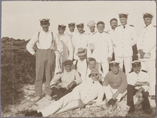 Prisoners on the beach, Rottnest Island, Western Australia, ca. 1915, 2 [picture] / Karl Lehmann