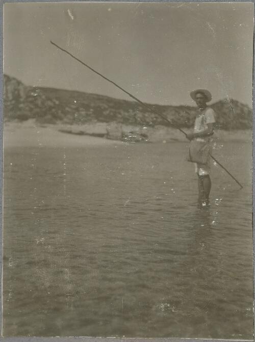 Karl Lehmann fishing, Rottnest Island, Western Australia, ca. 1915, 2 [picture]