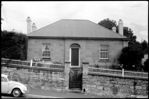 Sandstone cottage in Liverpool Street , Hobart, Tasmania, ca. 1970 [picture] / Wes Stacey