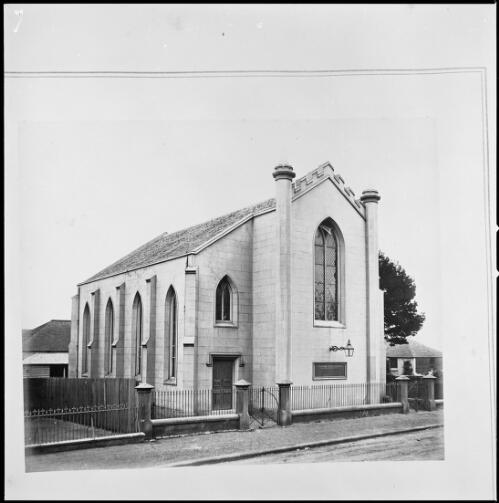 Copy of photograph of St Andrews Kirk, Sydney, New South Wales, ca. 1970 [picture] / Wes Stacey