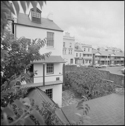 Rear view of a terrace house, Millers Point, Sydney, New South Wales, ca. 1970 [picture] / Wes Stacey