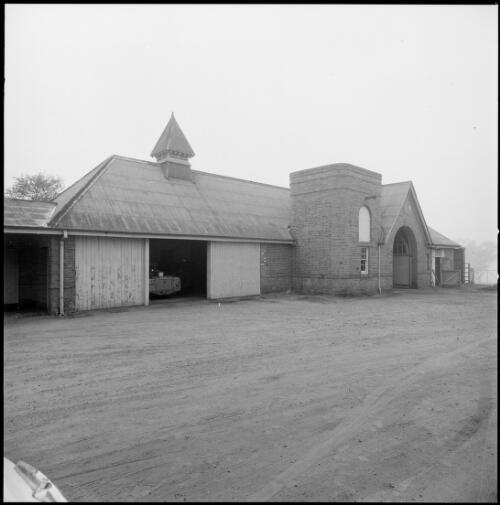 Brick garage at Edenglasse viewed from the yard, New South Wales, ca. 1970 [picture] / Wes Stacey