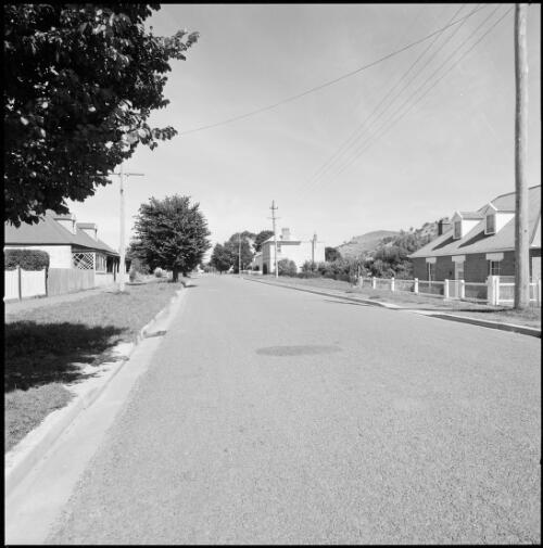 View along a street, Richmond, Tasmania, ca. 1970 [picture] / Wes Stacey