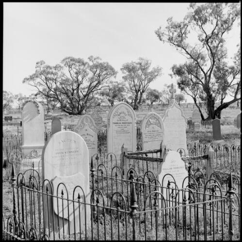 Wilcannia Cemetery, Wilcannia, New South Wales, ca. 1970 [picture] / Wes Stacey