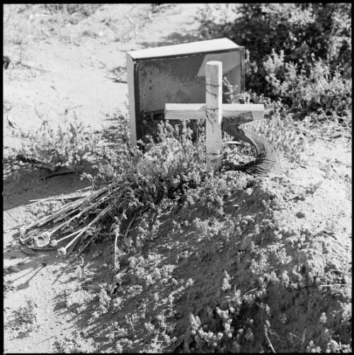 Wooden cross on a grave, Wilcannia Cemetery, Wilcannia, New South Wales, ca. 1970 [picture] / Wes Stacey