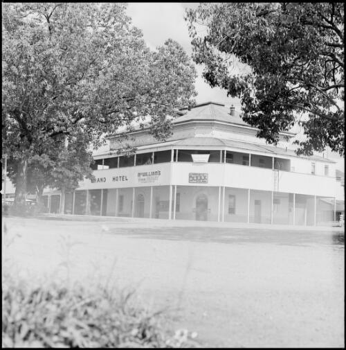 Front view of the  Grand Hotel, Childers, Queensland, ca. 1970 [picture] / Wes Stacey