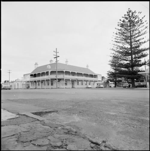 Star of the West Hotel, Port Fairy, Victoria, ca. 1970 [picture] / Wes Stacey