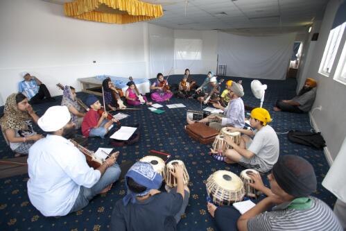 Sikh community classes at the Glenwood Gurdwara, Glenwood, New South Wales, 13 November 2010 [picture] / Louise Whelan