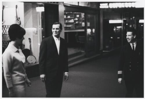 Joe Martin and his wife outside Chequers Nightclub, Sydney, 1983 / Robert McFarlane