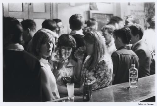 Women drinking in a pub in Sydney, 1965 / Robert McFarlane