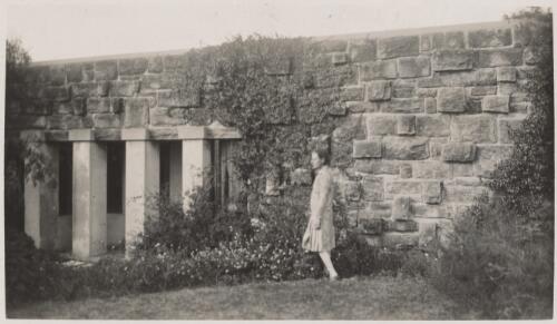 Marion Mahony Griffin at Castlecrag, New South Wales, 27 July 1930 [picture] / Jorma Pohjanpalo