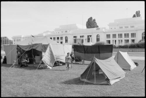 Aboriginal Tent Embassy in front of Old Parliament House, Canberra, 30 January, 1992 [picture] / Bob Miller