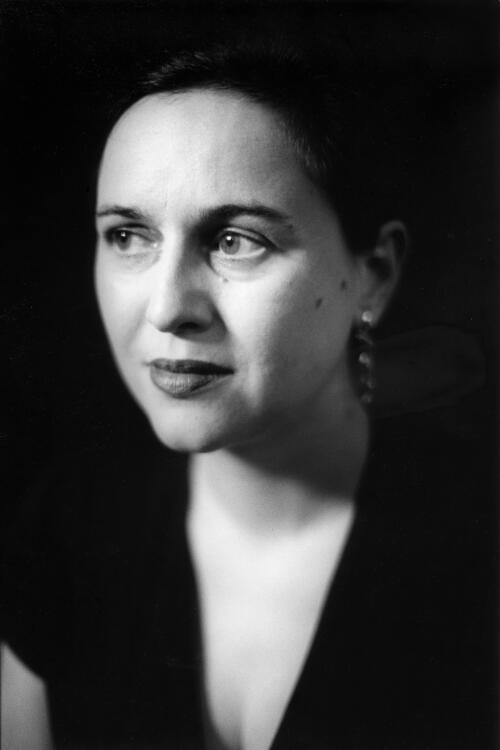 Author Delia Falconer, Melbourne, 2000 [picture] / Lorrie Graham