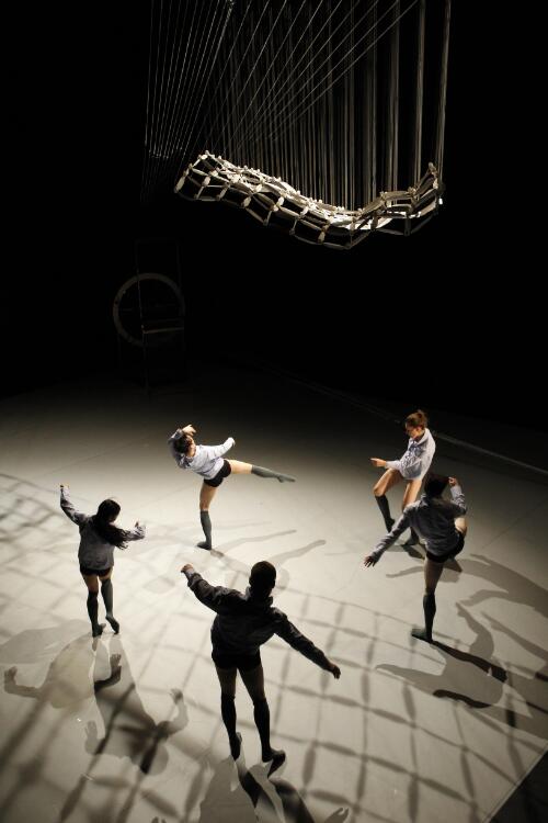 Chunky Move's performance of Connected with Marnie Palomares, Harriet Ritchie, Stephanie Lake, Josh Mu and Alisdair Macindoe, Malthouse Theatre, Melbourne, 2011 [picture] / Jeff Busby