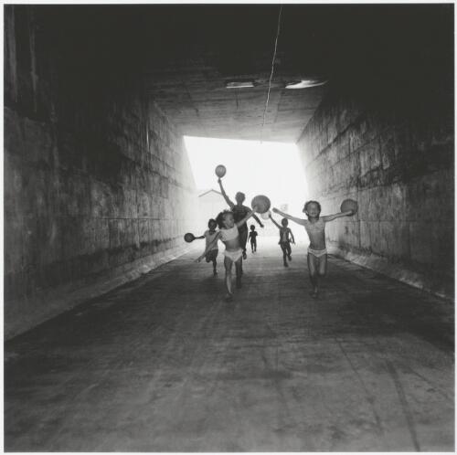 Gardenvale tunnel, an Australian ballet, Gardenvale, Melbourne, May 1970 [picture] / Maggie Diaz