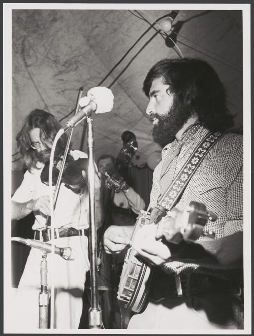 Folk musicians performing at the Ayers Rock Centenary Ball, Uluru, Northern Territory, 1973 [picture] / Australian Information Service