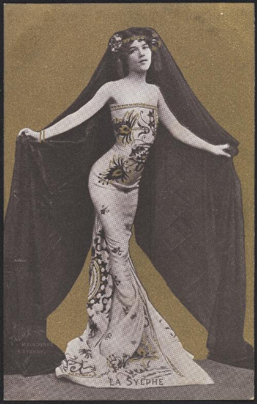 American dancer Edith Lambelle Langerfeld known as La Sylphe posing in costume,1907, 3 / Talma