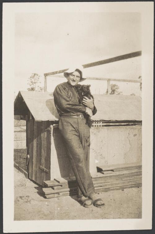 A German laundryman and his dog, Holsworthy Internment Camp, Holsworthy, New South Wales, probably 1918 / S.C. Calderwood