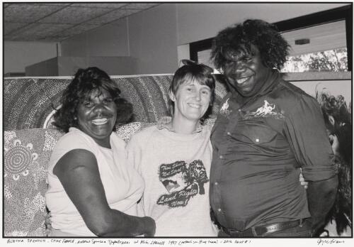Bertha Spencer, Chris France, Andrew Spencer Tjapaltjarri at Alice Springs, Northern Territory / Joyce Evans