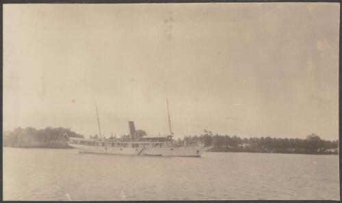 A steamboat in harbour, Sydney, approximately 1914, 1 / Carl Schiesser