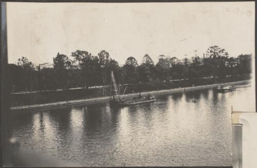 Boat in river, Brisbane, approximately 1914 / Carl Schiesser