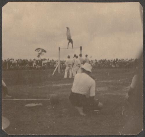 Internees gathered for sports activities at Holsworthy Internment Camp, New South Wales, 1915, 2 / Carl Schiesser