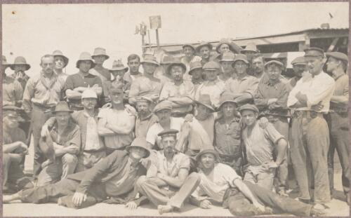 Group photograph of internees outside at the internment camp at Holsworthy, New South Wales, 1918 or 1919 / Carl Schiesser