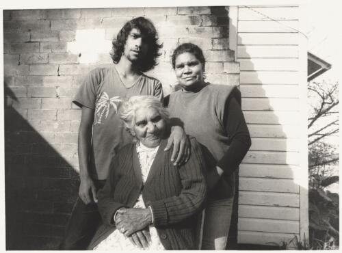 Knarbul elder Millie Boyd with filmaker Lorraine Mafi-Williams, and grandson Darren at home, Casino, New South Wales, 1983 / Juno Gemes