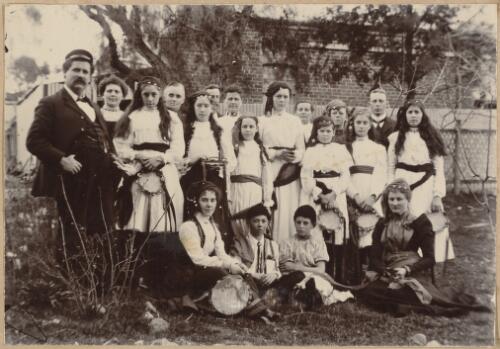 Mrs. B. Carney collection of photgraphs of Murrumbateman school, New South Wales, 1895-1910