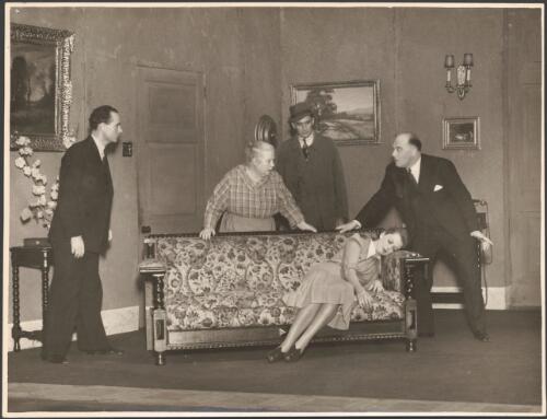 J.C. Williamson production of I killed the Count, with Ian Keith, Katie Towers, Jane Conolly, Harvey Adams and unidentified actor, 1939 [picture]