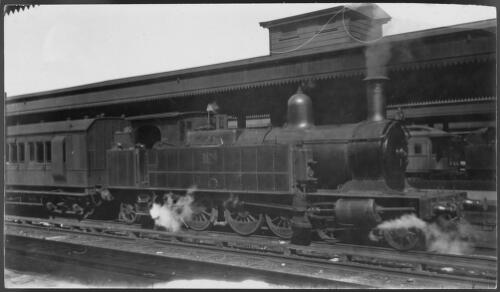 Locomotive 3129 on suburban train at Sydney, 30 December 1926 [picture] / R. N. Smith