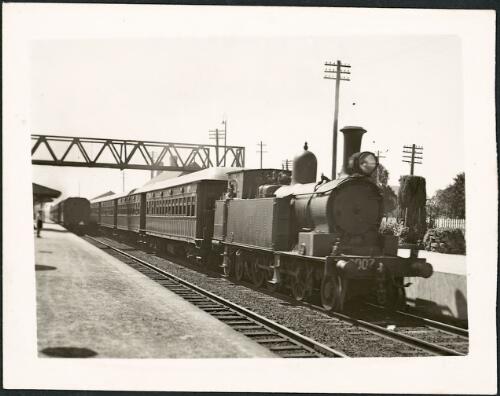 Pilgrim train E class locomotive 2007 at Campbelltown Station New South Wales, 1937 [picture] / J. L. Buckland