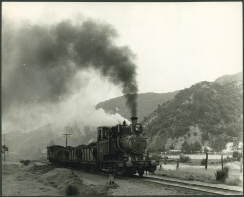 Mt Lyell ABT No. 5, arriving at Queenstown, Tasmania [picture] photograph by A. R. Lyell