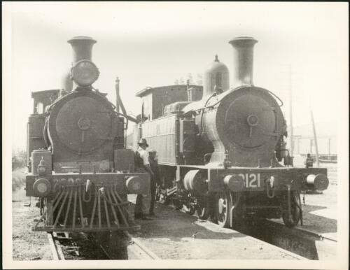 Locomotives 2008 and 3121 at Campbelltown, April 1947 [picture]