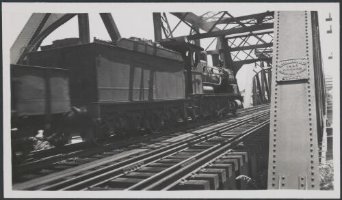 Locomotive 5463 on Nepean River Bridge, Penrith [picture]