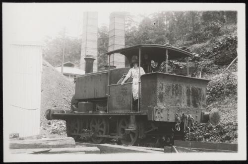 Metropolitan Colliery locomotive built by Henry Vale & CO. no. 30 1924 [picture]