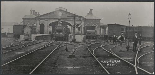 Train at old Sydney Station showing locomotive no 4, Redfern, 1 [picture] / Gifford H. Eardley