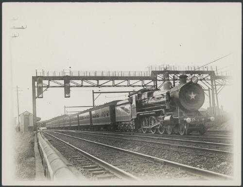 Locomotive 3535, Sunday train to Mt Victoria departing Strathfield, 1934 [picture]