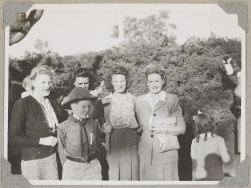 Margaret Grace Smith, Puxie Smith and two other women and a boy in scout uniform, Alice Springs, Northern Territory, ca. 1946 [picture]