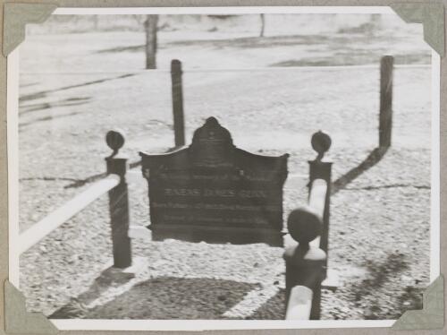Headstone on the grave of Aeneas James Gunn, the Maluka, Elsey Cemetery, Northern Territory, ca. 1946 [picture]