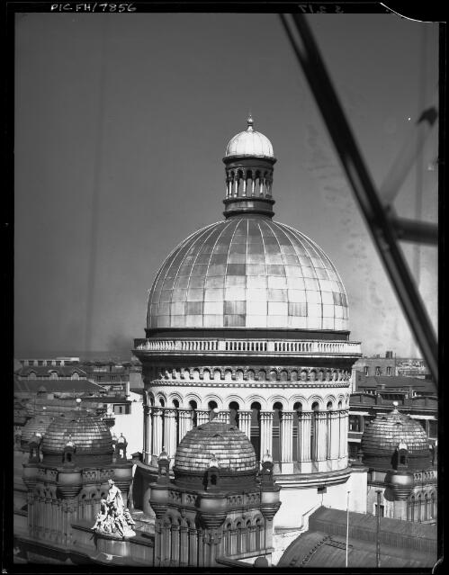 Dome of Queen Victoria Building [Sydney] [picture] / [Frank Hurley]